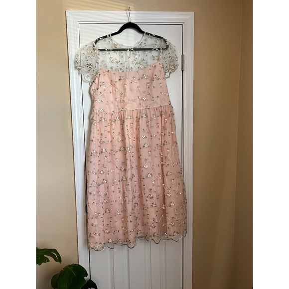 EUC Gal Meets Glam Penelope - Picture 2 of 2